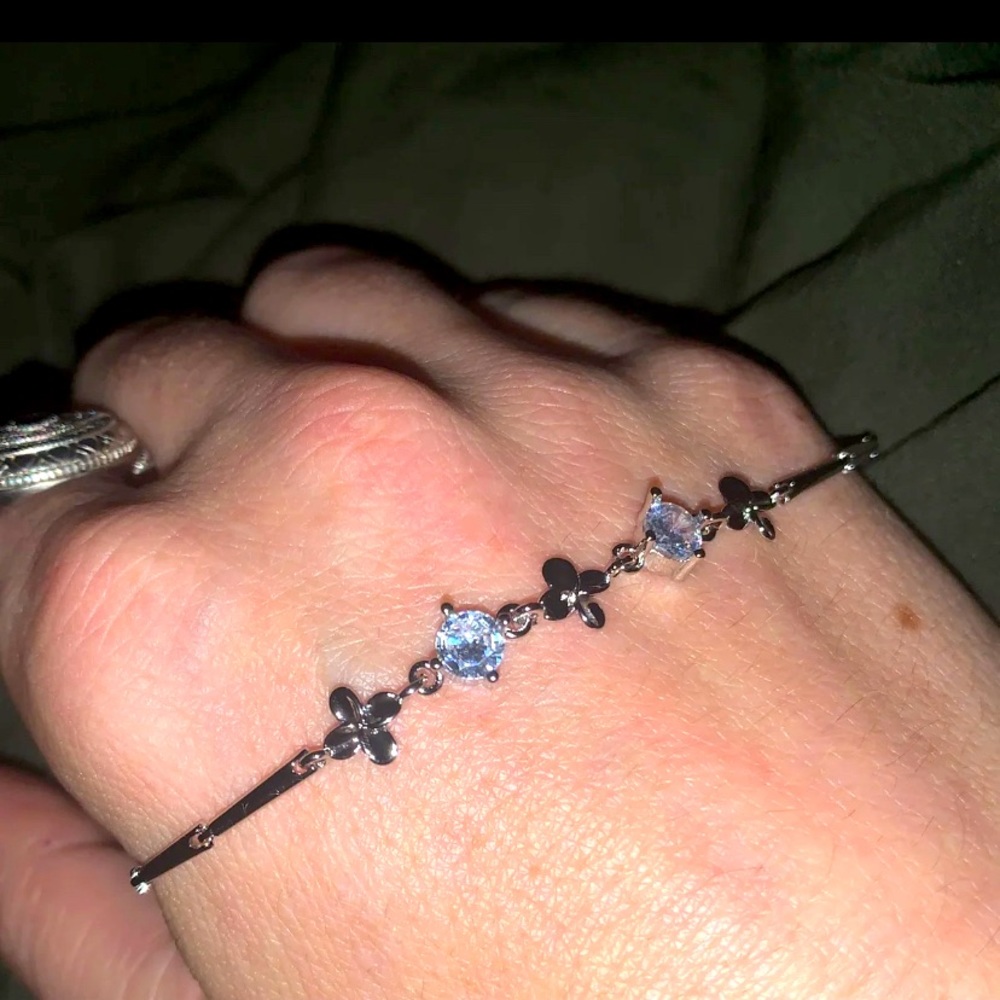 🧿2/$15🧿 NWOT White Sapphire Lucky Clover Charm Sterling Silver Plated Bracelet